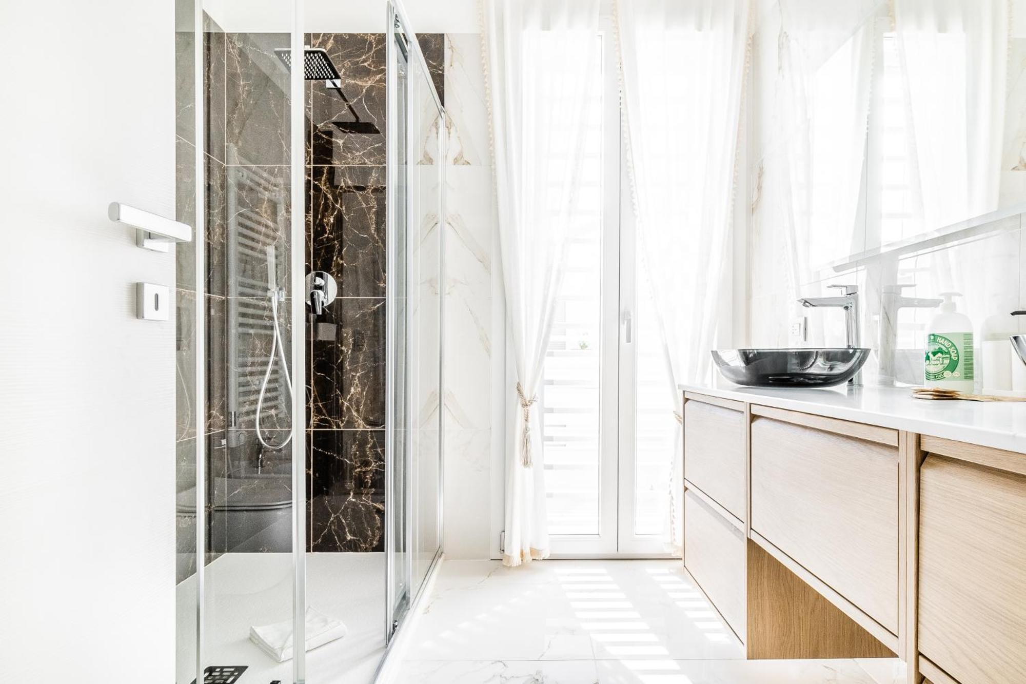 Luxury - Exclusive With Private Box * Milan